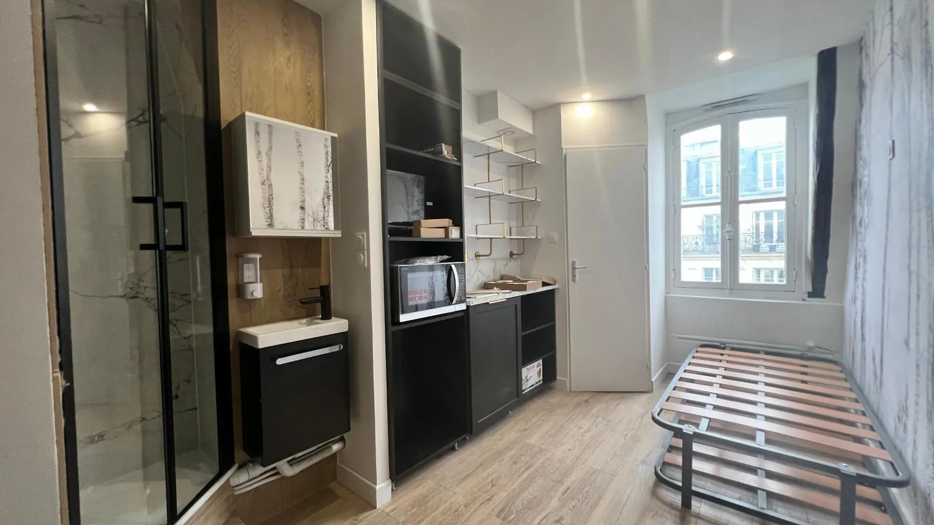 Batignolles, Montmartre Chambre 12M2 , Metro 13 Et 14 Παρίσι