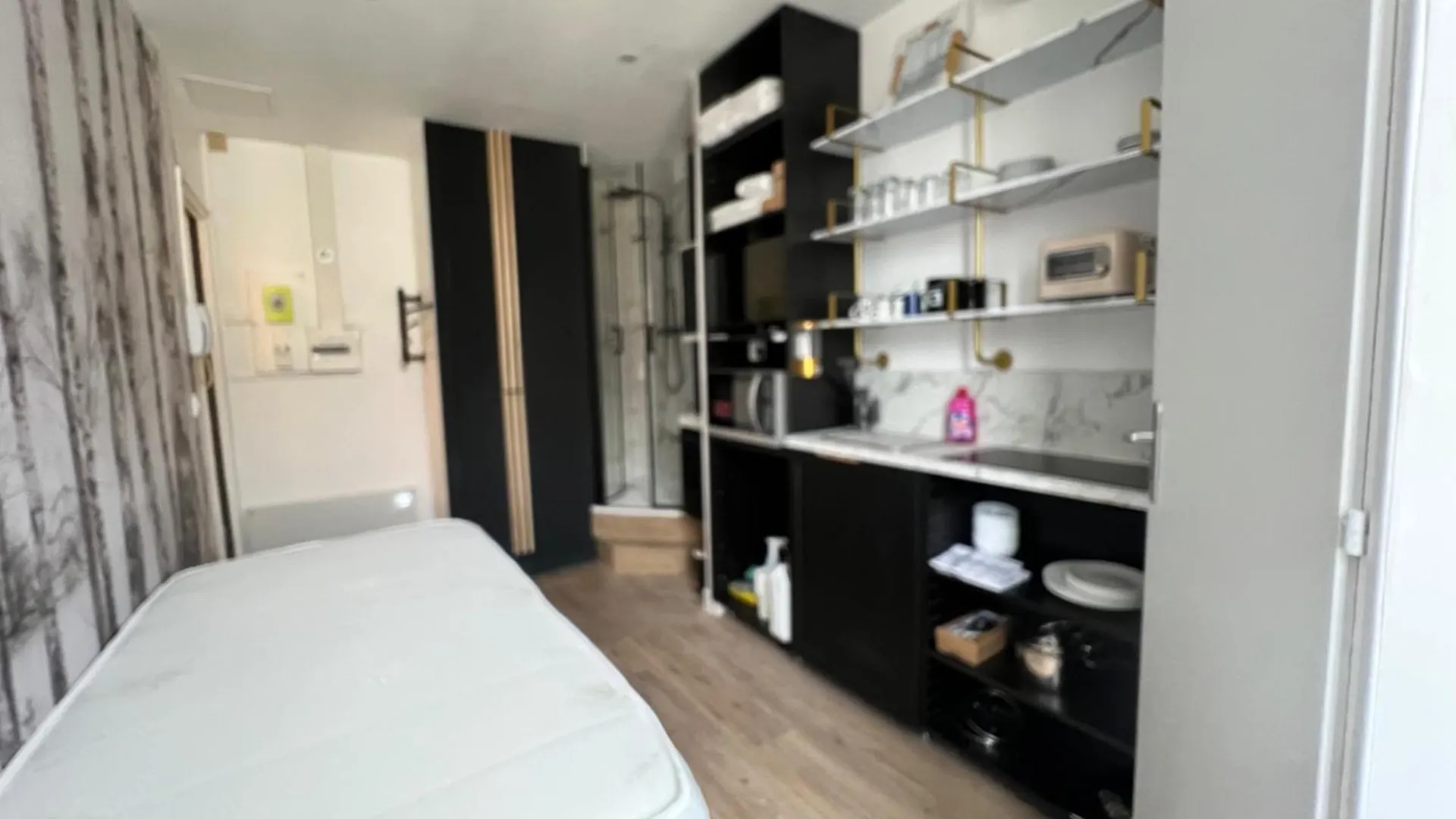 Batignolles, Montmartre Chambre 12M2 , Metro 13 Et 14 Παρίσι 0*,  Γαλλία